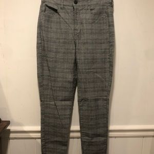 American Eagle unworn plaid jeans, size 6 long womens